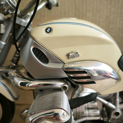 New Ray BMW R1200C 1/6 Scale Motorcycle model like new