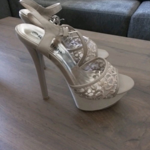 Roselight sandals No 37 like new, beige, ankle tie