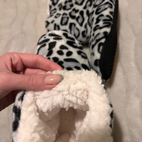 Women's winter house slippers new, white and gray