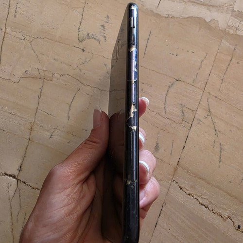Samsung Galaxy J6 phone for parts, unlocked