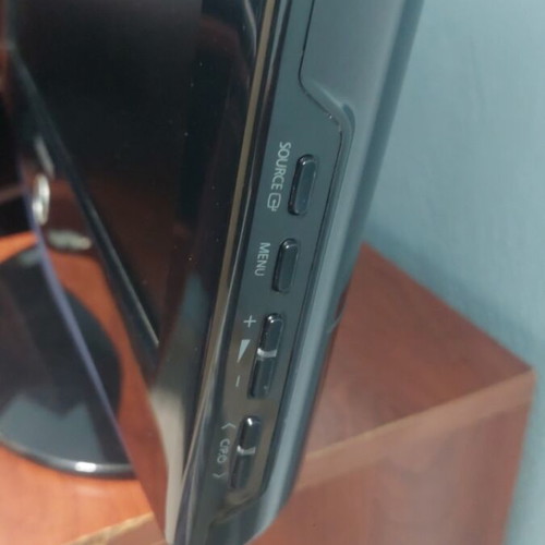 Samsung LE19R71B TV used, 19 inches, HDMI to AV converter included