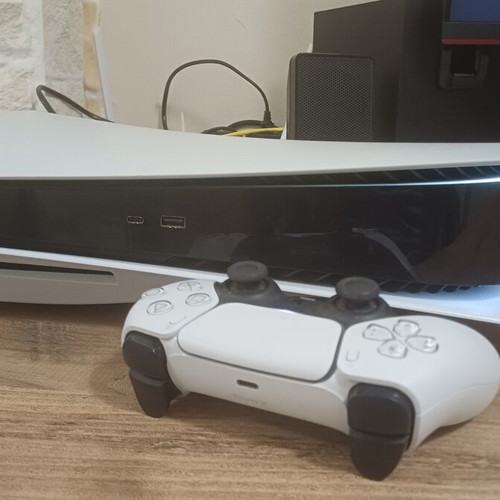 Playstation 5 y2jb like new with unlimited games and movies