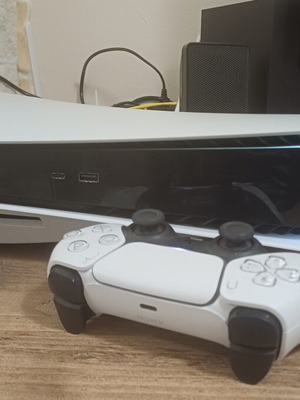 Playstation 5 y2jb like new with unlimited games and movies