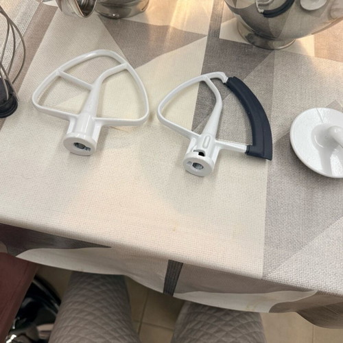 Kitchen Aid mixer like new Silk Rose