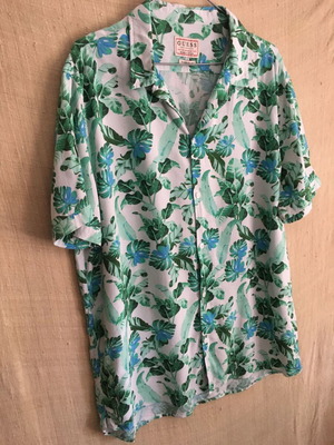 Guess summer shirt like new, size M, 100% rayon, colorful