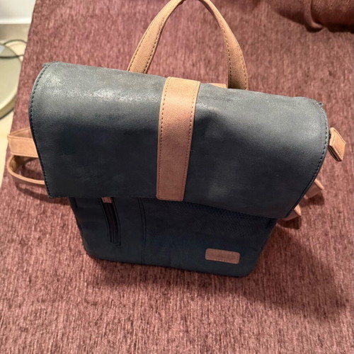 Beagles backpack bag like new, black and brown