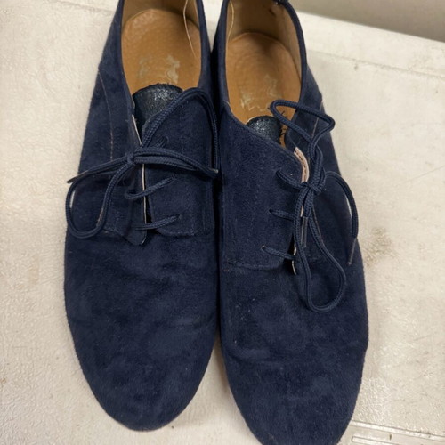 Loafer like new, closed dark blue shoes made of genuine leather size 40