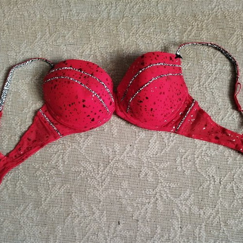 Lovey bra red glitter leopard with padding size 85 like new