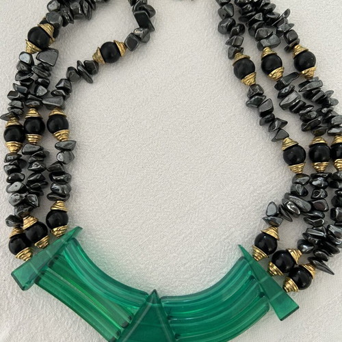 Necklace with three rows of dark gray stones and green finish like new