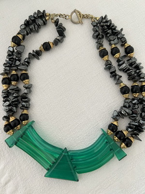 Necklace with three rows of dark gray stones and green finish like new