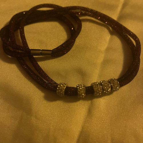 Bijou necklace with crystals and magnetic clasp like new, purple