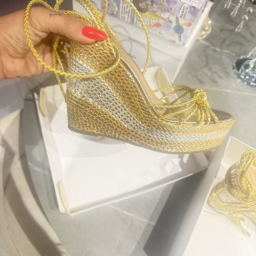 Schutz wedges size 40 like new, gold and silver