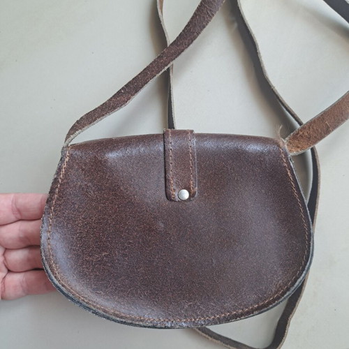 Handmade crossbody bag in natural brown leather like new
