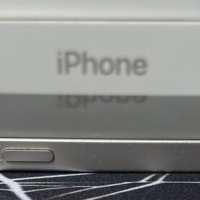Iphone 12 Mini 64GB like new, white, battery replaced