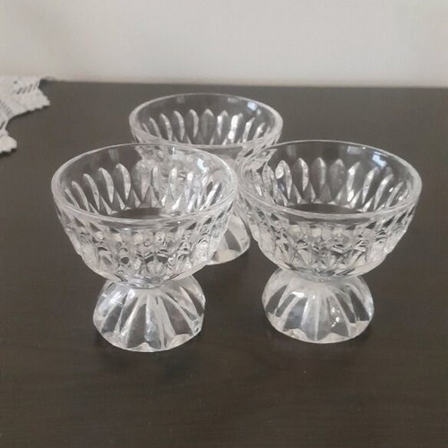 Glass liqueur glasses like new, vintage 1950s