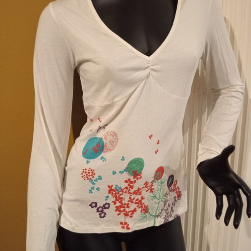 Women's Secret long-sleeve sleepwear top, white with colorful design, size UK 10 EUR 38