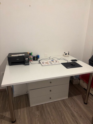 Desk white lacquer with 4 built-in drawers like new