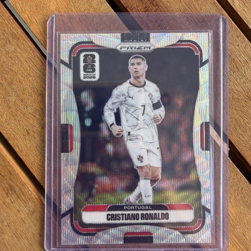 Cristiano Ronaldo Silver Wave Prizm 2026 World Cup Card like new