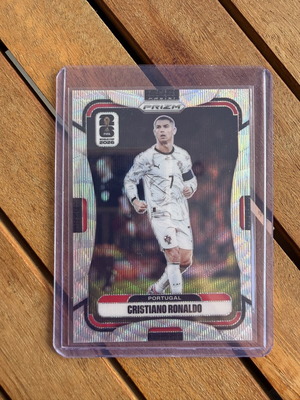 Cristiano Ronaldo Silver Wave Prizm 2026 World Cup Card like new