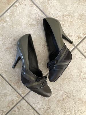 Diesel green pumps size 37 like new