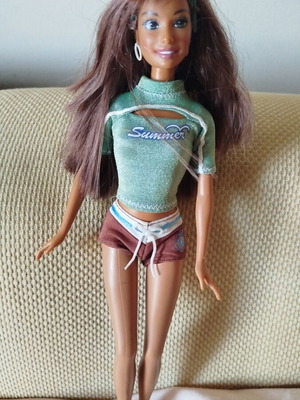 Barbie Cali Girl Summer doll like new with earth tone makeup