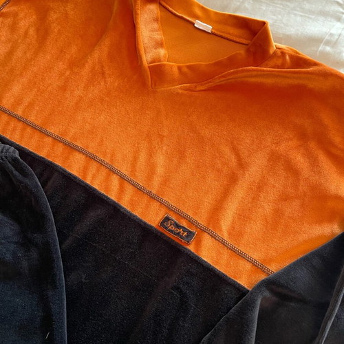 Men's velour pajamas used, size L, black and orange