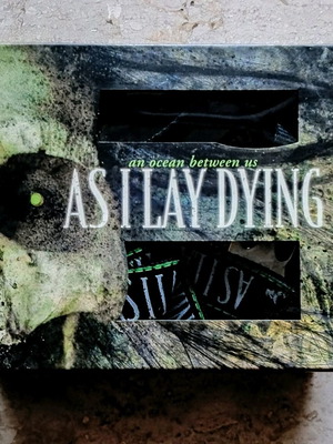 As I Lay Dying An Ocean Between Us Limited Box with lanyard like new