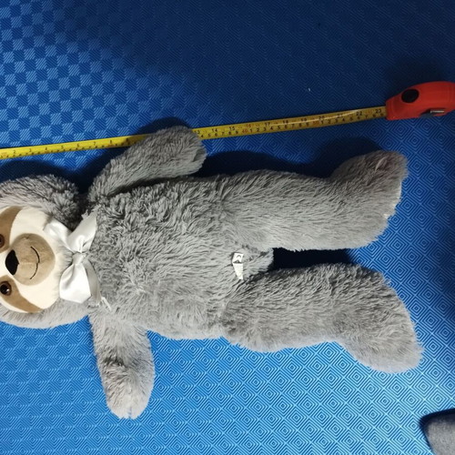 Plush Sloth like new