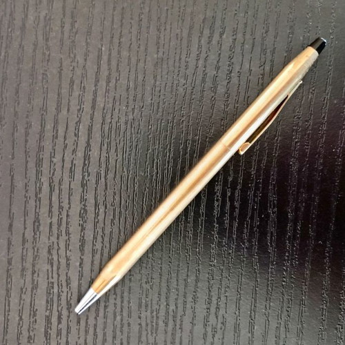 Cross gold pen used