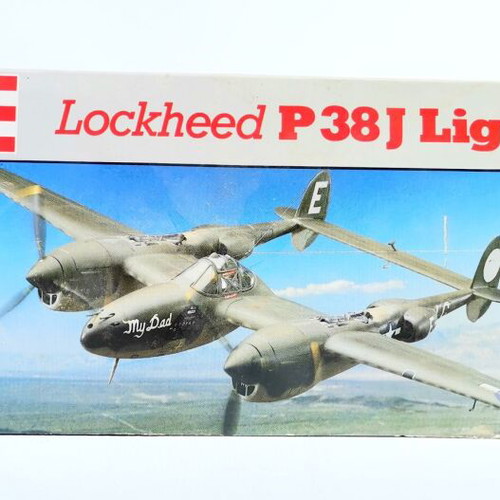 Revell Lockheed P-38J Lightning Model Kit 1:32 scale like new