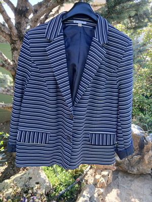 Branded spring summer blazer like new, white and blue