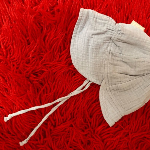 Alana baby hat like new, 100% cotton, size 44/45