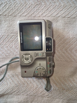 Olympus 7.1 Mega Pixel Camera like new, fully functional