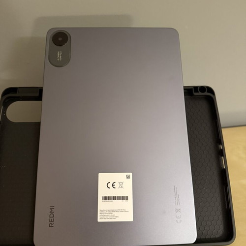 Xiaomi Redmi Pad 2 11" tablet 4GB/128GB like new with case