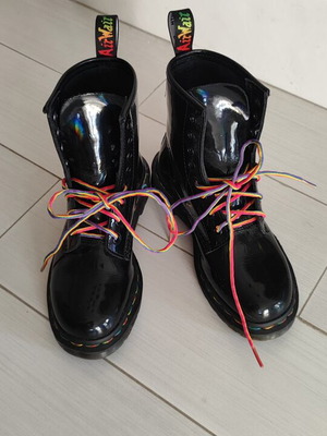 Dr. Martens Youthful Boots Size 36 Like New Black Patent