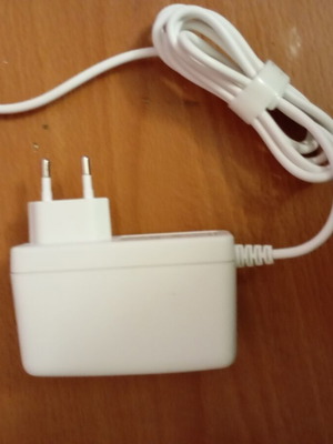 ZTE charger 12 volt 3 amp 36 watt