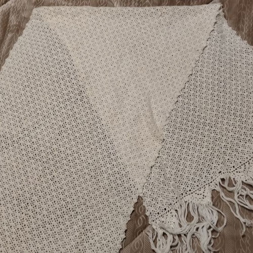 Scarf old embroidery from the 1950s like new, beige