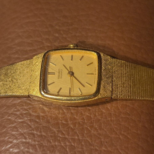Seiko Quartz Gold-Tone Ladies Watch, vintage 1980s