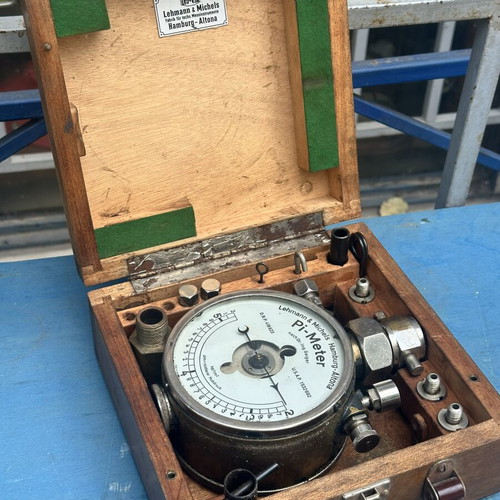 Pi-Meter Lehmann & Michels Hamburg-Altona vintage industrial instrument used