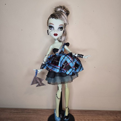 Monster High Sweet1600 Frankie Stein doll used