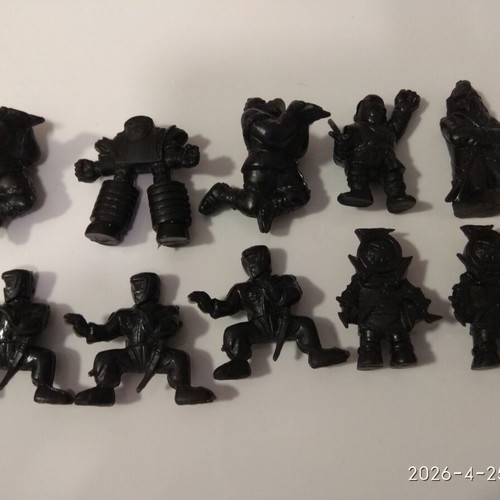 El Greco Alien Ninja Figures like new, pack of 12