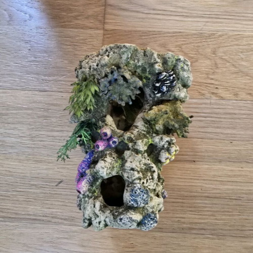 Aquarium decoration used in perfect condition