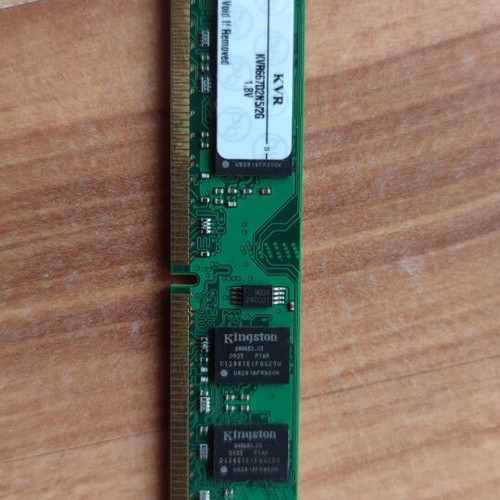 Intel Pentium 4 524 CPU with LGA775 cooler and 2GB Kingston RAM