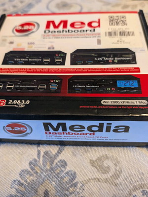 Πάνελ υπολογιστή 5.25'' σαν καινούργιο με USB 3.0, e-SATA και αναγνώστη καρτών