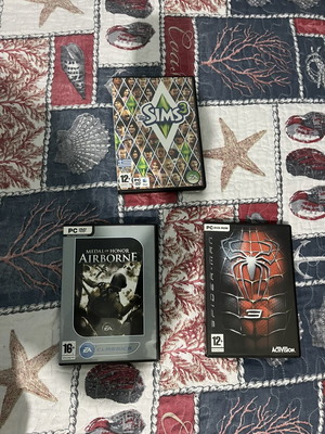 Πακέτο PC games σαν καινούργιο με The Sims 3, Spider-Man 3, Medal of Honor Airborne