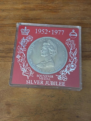 Collectible coin 1977 like new