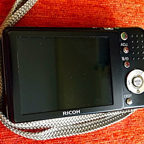 Mini digital camera RICOH Caplio R6 new with leather case