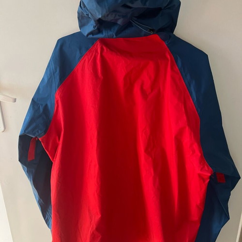 Patagonia Torrentshell men's rain jacket size L like new, blue