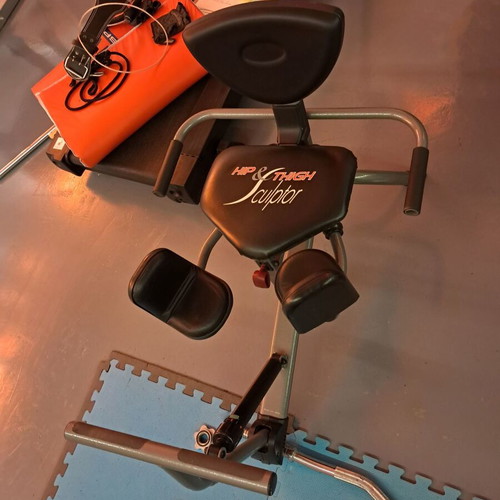 Hip and Thigh Sculptor fitness machine like new for legs