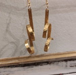 Dangling earrings new, gold tone